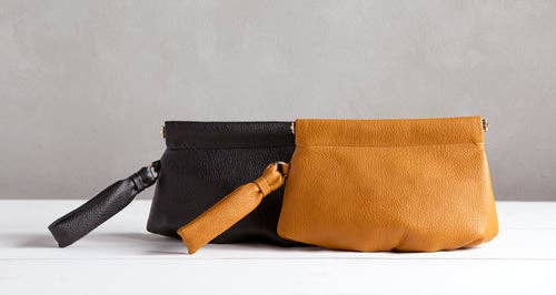 ARDEN SNAP FRAME WRISTLET: Honey - Mindy's Boutique