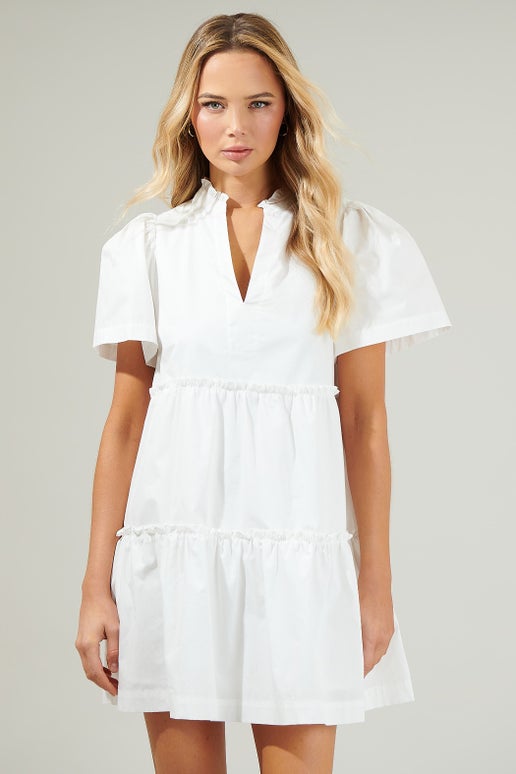 Easy to dress up or down. The Martha dress is perfect for those on-the-go moments when you haven't a clue what to wear. Made from a lightweight and breathable cotton, it features a banded collar, split neckline. Short sleeves, somewhere in between a tulip and flutter silhouette, frame a tiered babydoll dress. Side pockets are added for convenience. Keep it casual with high top sneakers or go dress and pair the look with tie strap heels.
Lightweight - Split neck - Pockets - Tiers.
Model is 5'8" and wearing