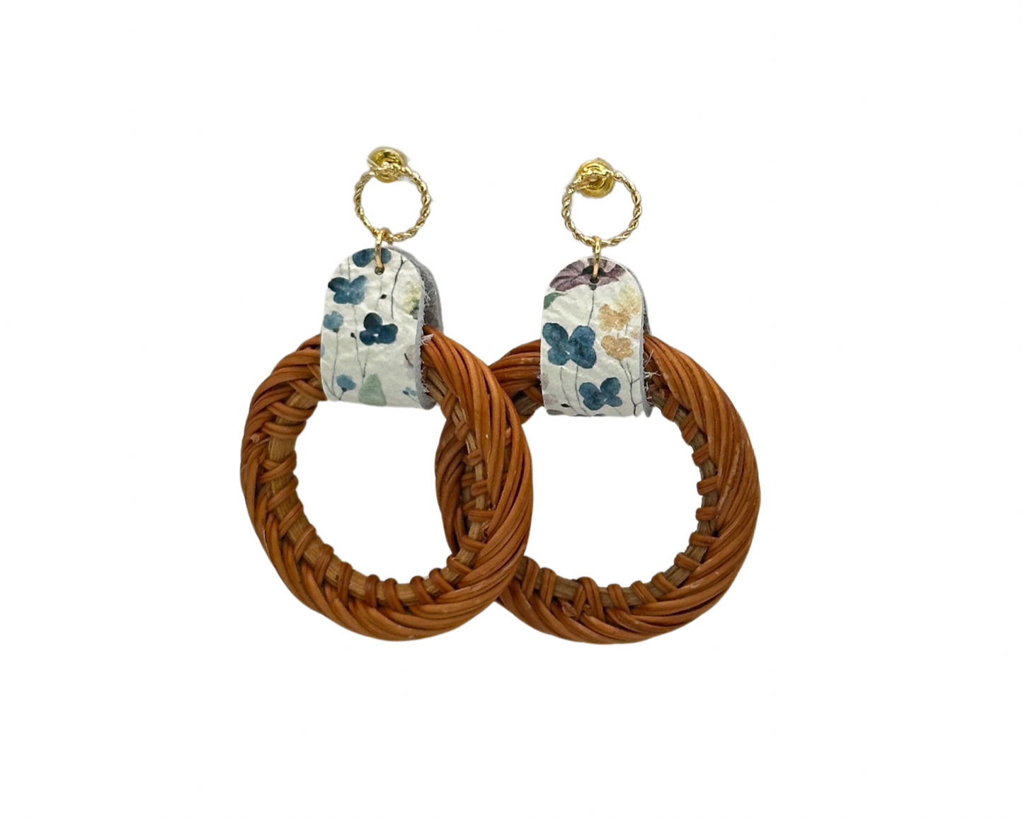 Crafted from natural rattan and wheat fields leather, the Siria Earrings bring a touch of rustic charm to any outfit while adding a subtle pop of color. Please note that the actual color may slightly differ from the one pictured.
Hypoallergenic, lightweight, nickel, lead, and cadmium free.
Length 2.50 inches