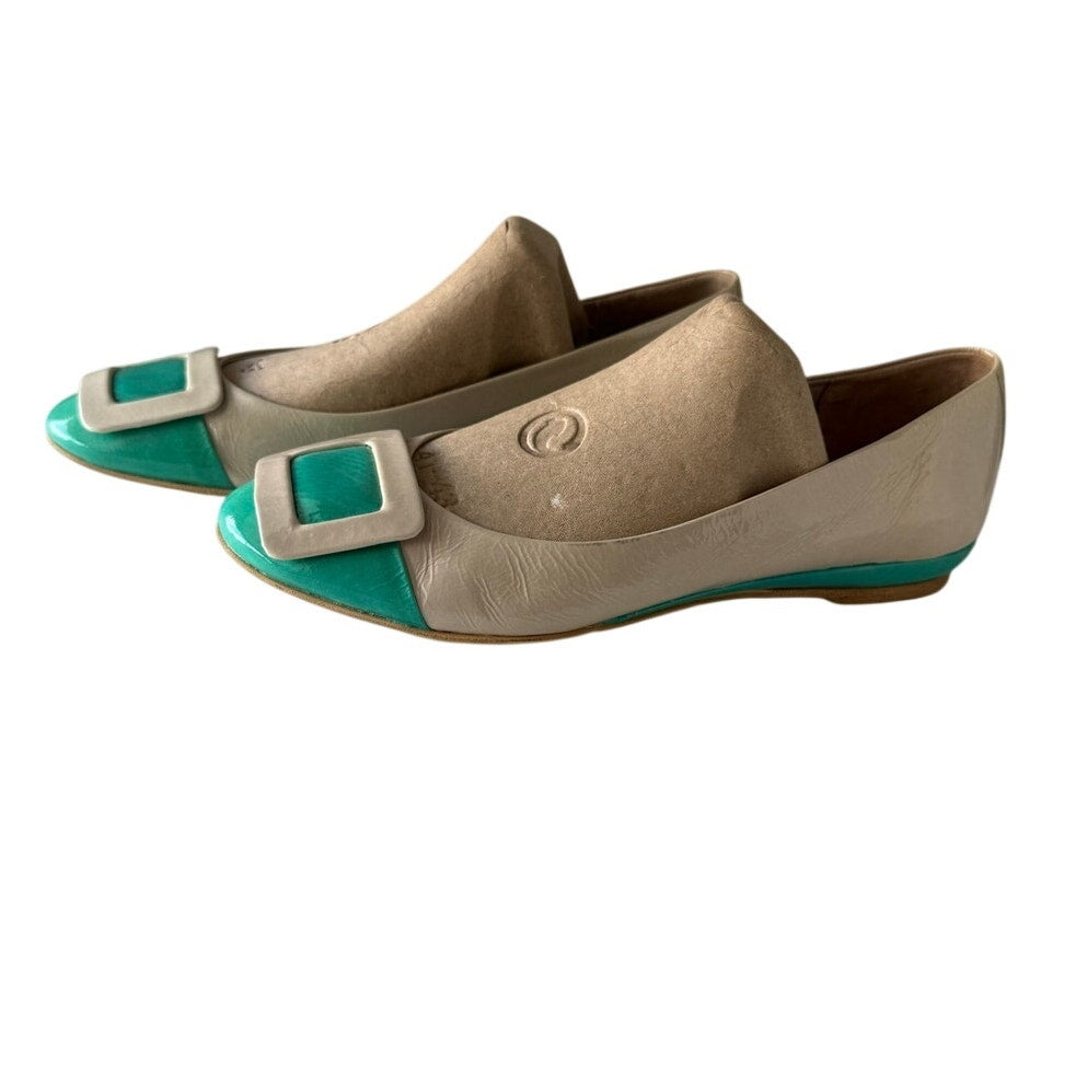 Sesto Meucci Made in Italy Patent Leather Colorblock Flats in Beige & Emerald 7M