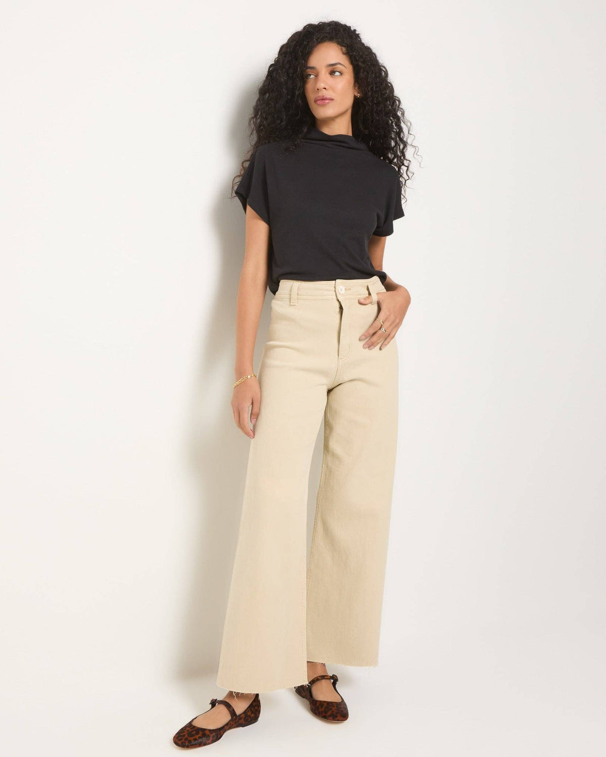 Pier Tee: Black - Mindy's Boutique