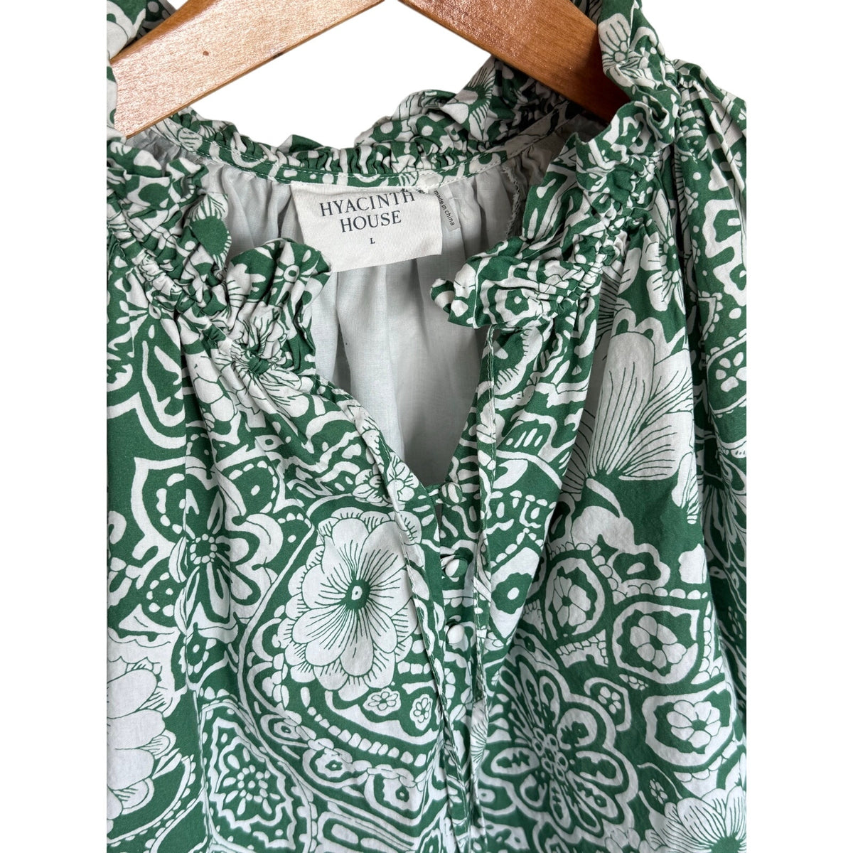 Hyacinth House Green and White Floral Paisley Blouse L