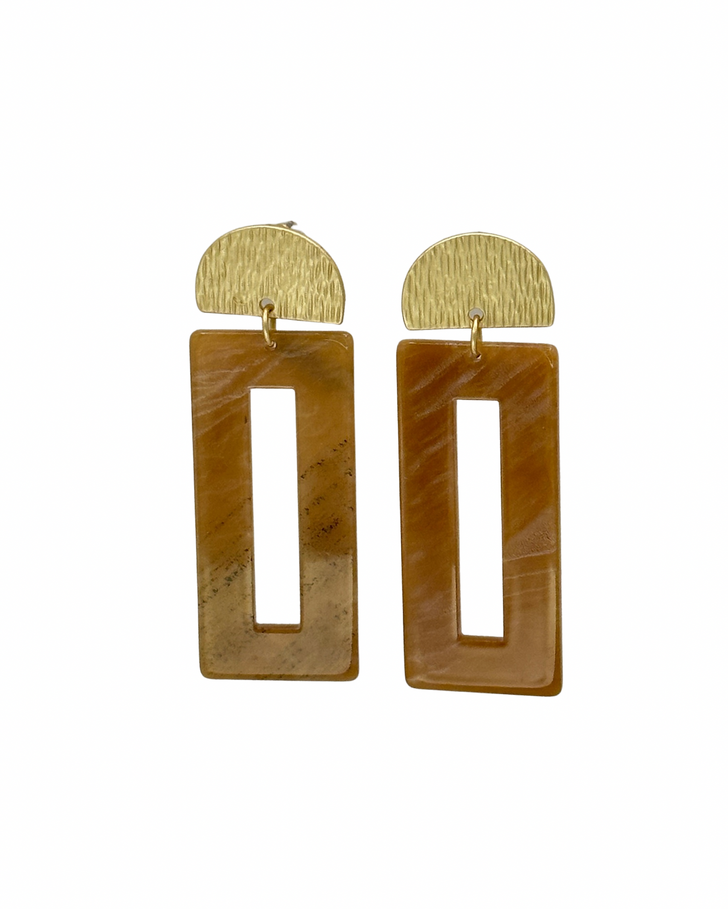 These Abby Earrings feature gold half moon posts and a caramel-colored acetate rectangle, with a total length of 2.5 inches. They are hypoallergenic, lightweight, and do not contain any nickel, lead, or cadmium.